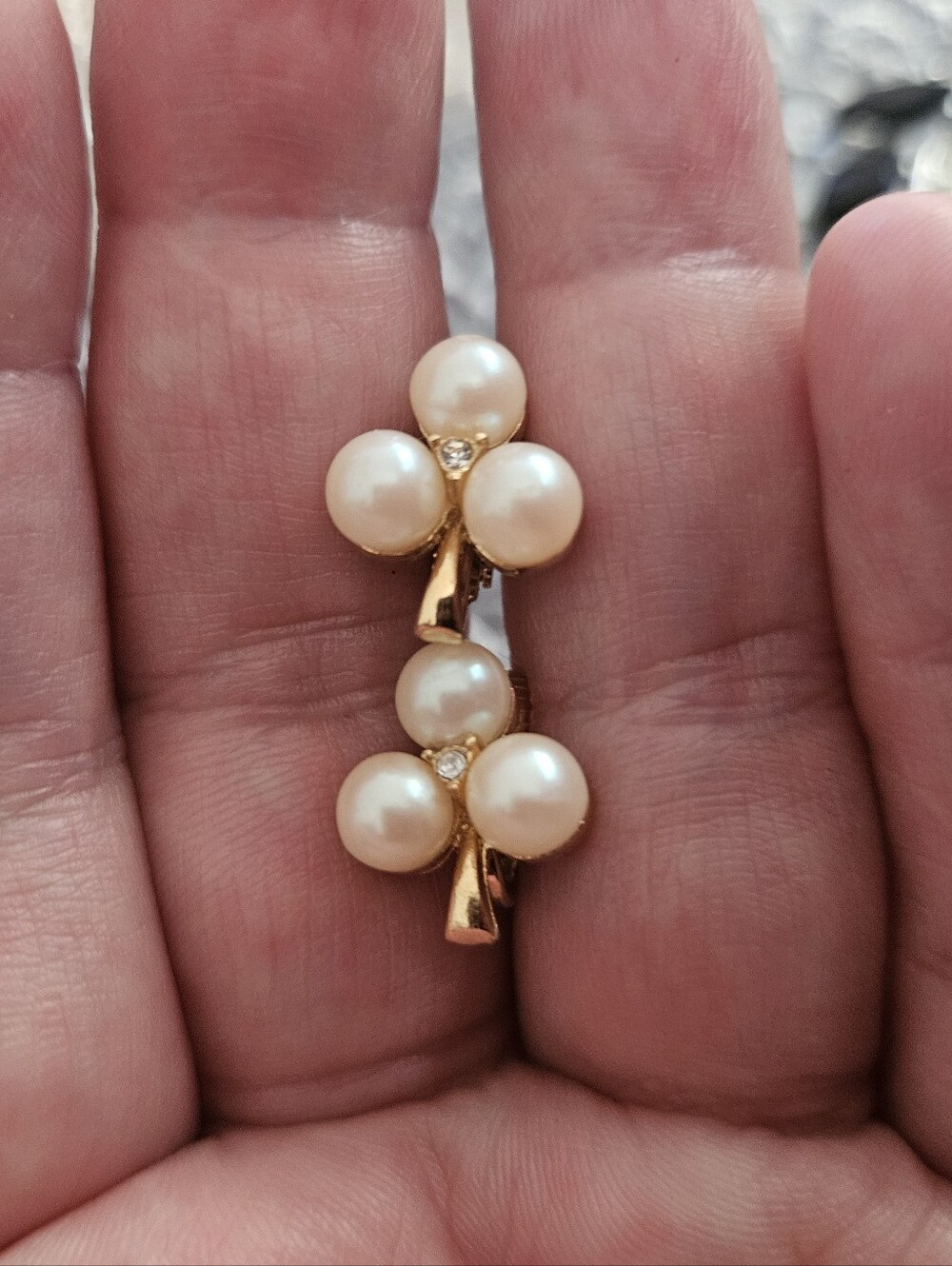 Vintage Gold Tone Faux Pearl Trio Cluster Rhinestone Clip On Earrings Unsigned